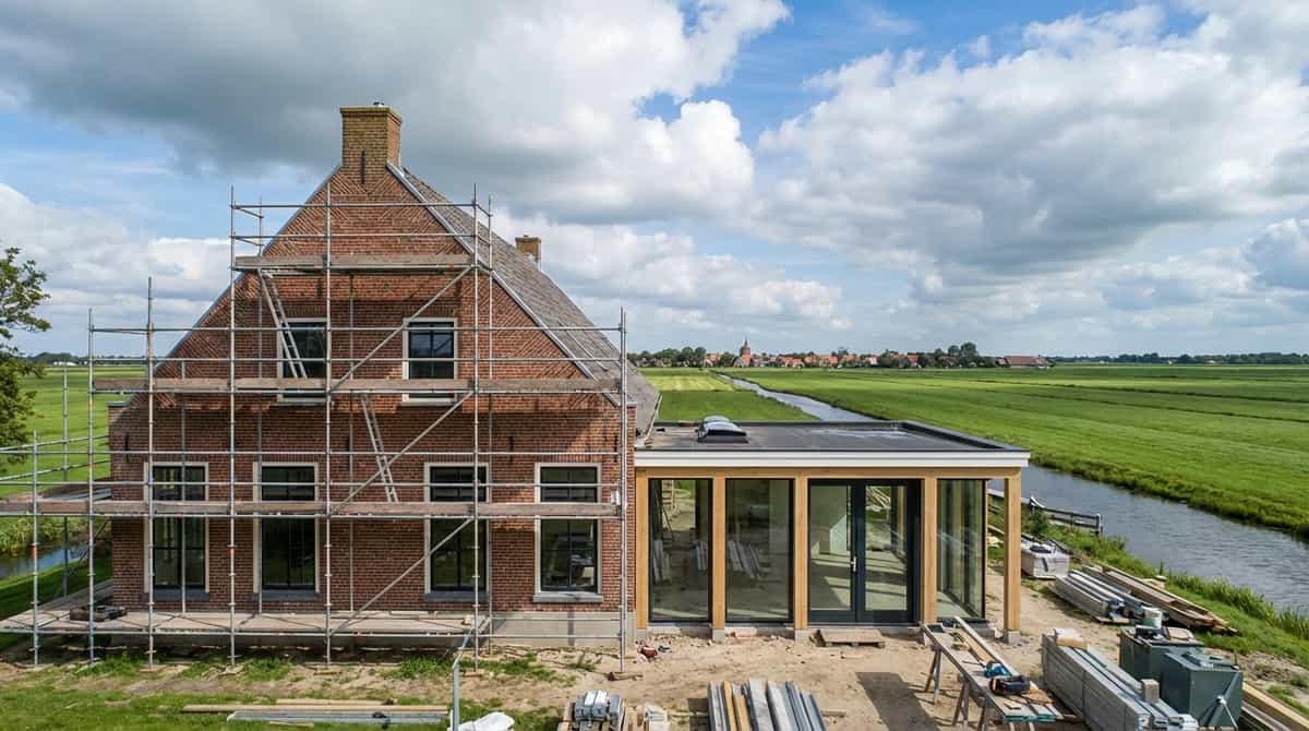 Renovation of a Frisian farmhouse in the Friesland countryside