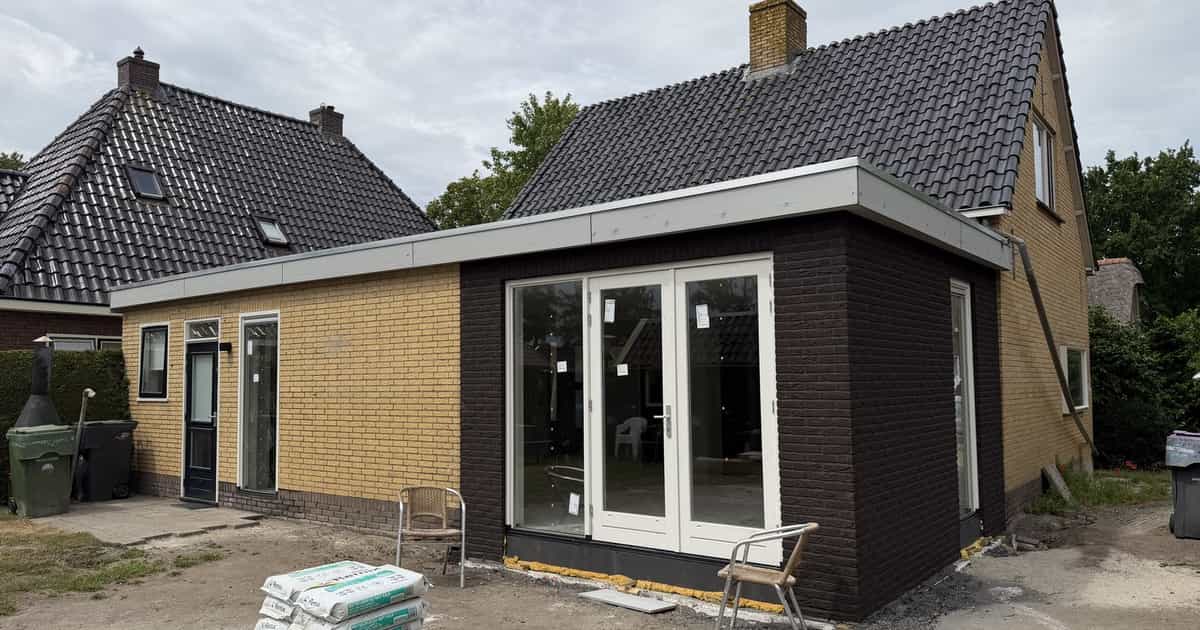 Afgeronde aanbouw aan de Julianalaan in Buitenpost door Heidstra Bouw